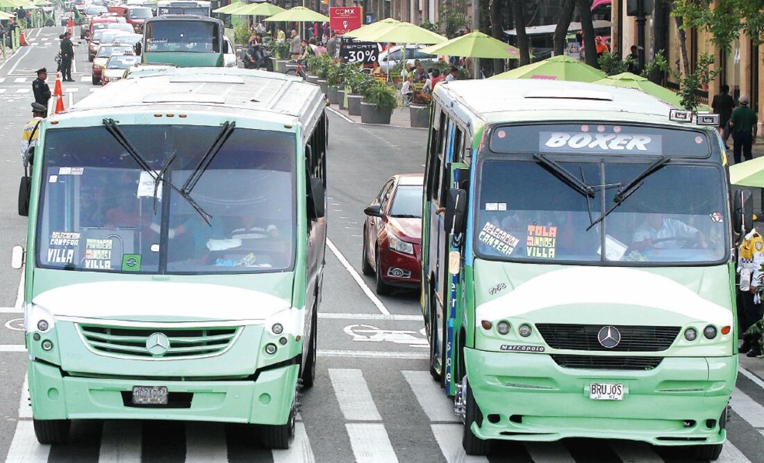 El proyecto que inicia hoy está dirigido a los transportistas de las 108 rutas que circulan por la ciudad de México (ARCHIVO EL UNIVERSAL)