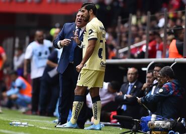 Miguel Herrera dice que Henry "es de papel"