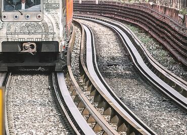 Suspenden servicio en Metro Pantitlán por persona accidentada en las vías