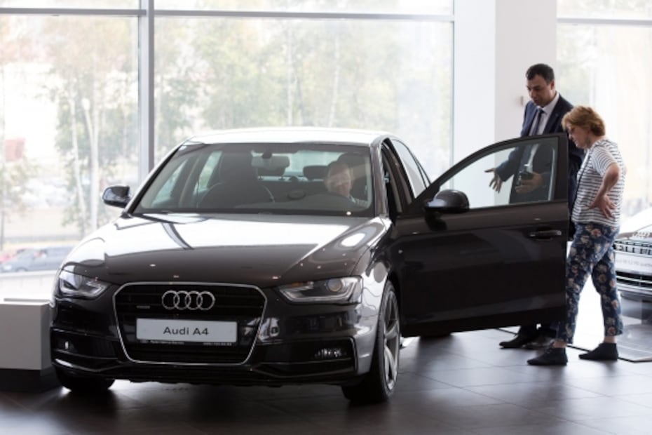 Auto nuevo económico vs auto usado de lujo: ¿cuál me compro?