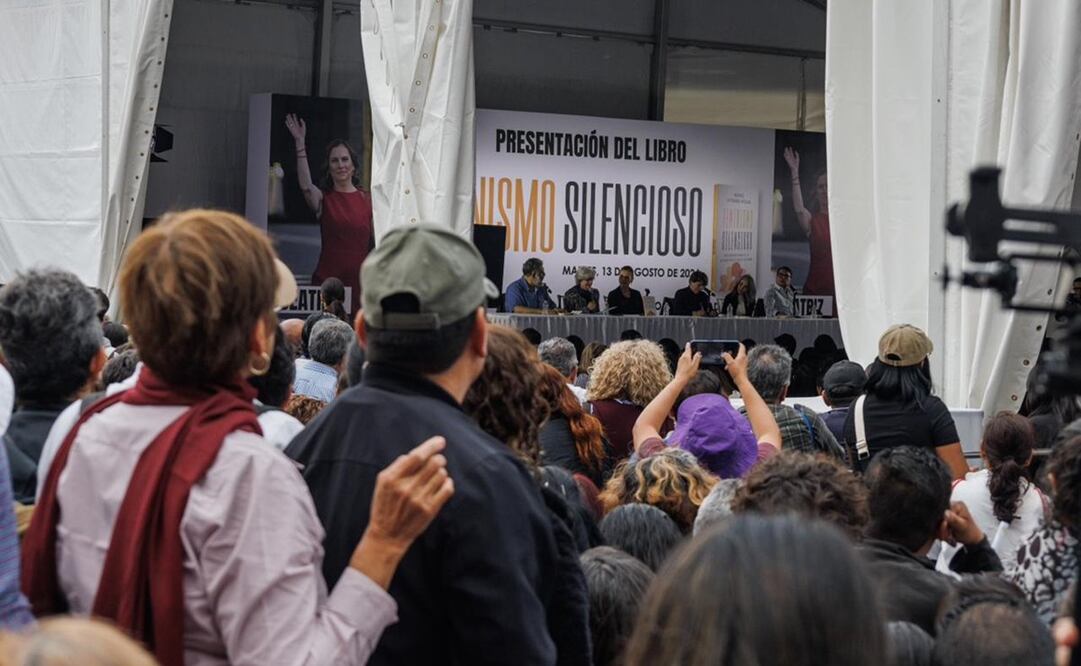 Usuarios de redes sociales criticaron que Gobernación haya transmitido el evento de Gutiérrez Müller, de quien el propio presidente López Obrador ha señalado que no es funcionaria pública. Foto: Yaretzy Osnaya / EL UNIVERSAL