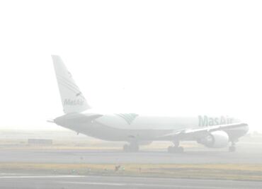 Suspenden aterrizajes en el AICM por presencia de banco de niebla