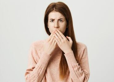 Si quieres tener buen aliento siempre, aplica este truco revelado por un dentista experto