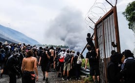 Reportan varios heridos tras enfrentamiento entre manifestantes y policías en Italia; protestan contra tren de alta velocidad