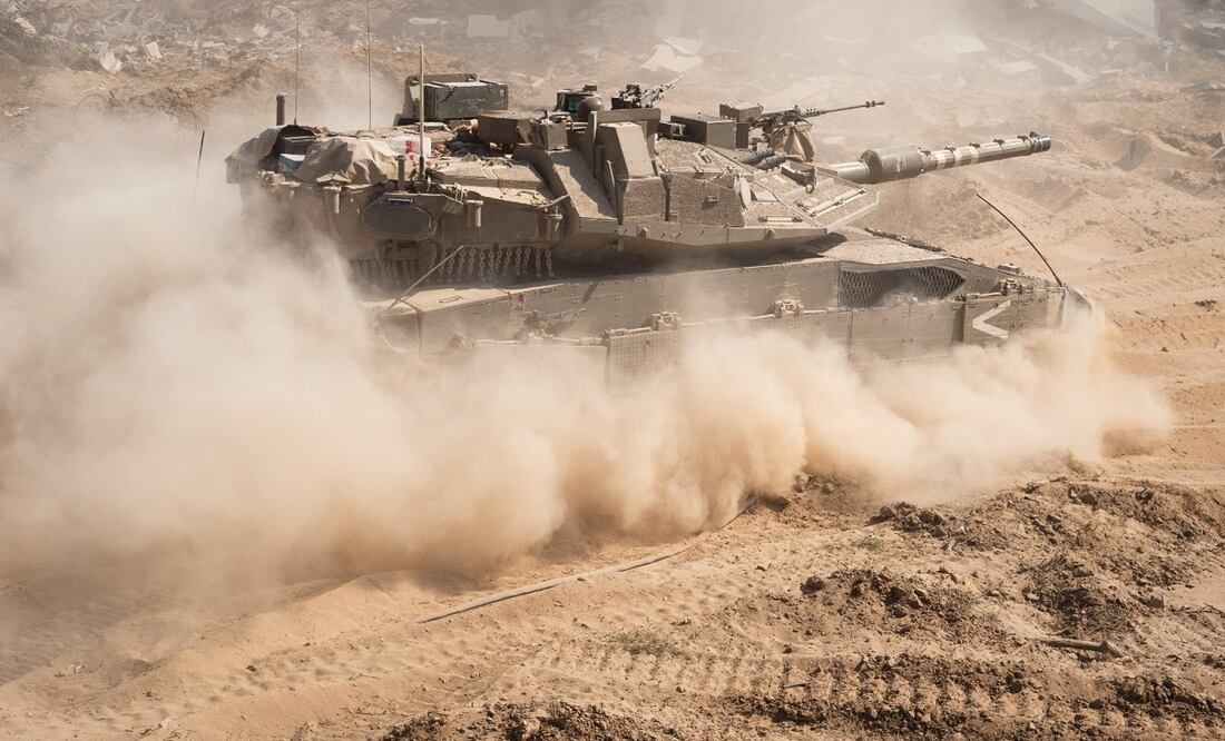 El ejército israelí anunció este lunes la intercepción de una serie de drones disparados contra su territorio, de los cuales dos provenían de Líbano y dos "desde el este", una referencia habitual de las fuerzas armadas israelíes a los proyectiles disparados por la Resistencia Islámica de Irak. FOTO: EFE