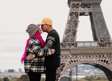 ¡Se nos casa! Herly da el sí a su novio en París frente a la Torre Eiffel