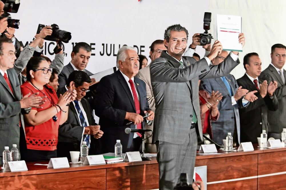 Tras registrarse como aspirante para la presidencia nacional del PRI, Enrique Ochoa Reza, dijo que el instituto político necesita escuchar propuestas, pero está listo para debatir y contrastar a la oposición (LUCÍA GODÍNEZ. EL UNIVERSAL)