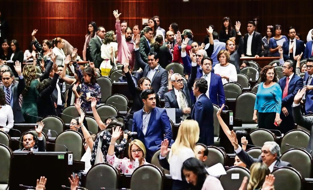 Morena members have changed their minds and now support the education reform - Photo: Diego Simón Sánchez/EL UNIVERSAL