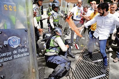 Oposición mantiene desafío en Venezuela