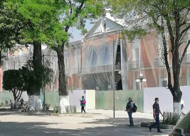 Emplayado y amurallado, así luce el Palacio de Gobierno de Tlaxcala por marcha del 8M 2022
