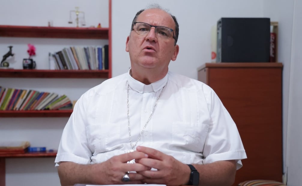 En entrevista con El Universal, Monseñor González García pidió a la ciudadanía no limitarse a votar por sus candidatos favoritos, sino a dar seguimiento a quienes resulten electos . Foto: Fernanda Rojas / EL UNIVERSAL