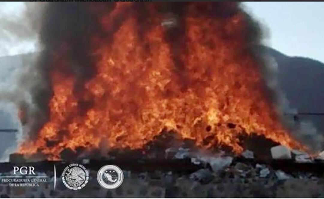 En Sinaloa fueron incineradas 2 toneladas de droga relacionada con investigaciones (tomada de @PGR_Sin)