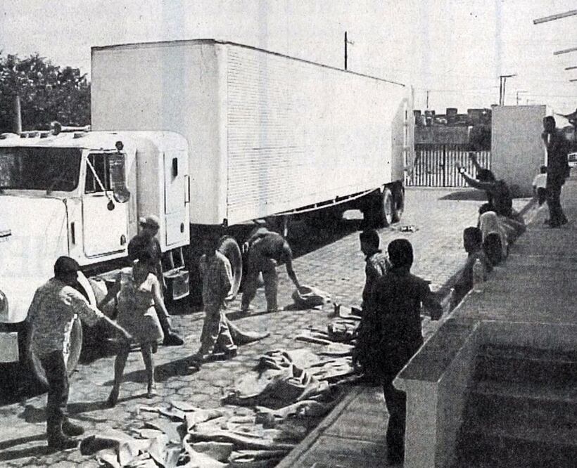 Al tiempo que en Arizona 25 migrantes mexicanos fueron rescatados de un tráiler abandonado, 4 "polleros" y 60 centroamericanos fueron detenidos en Tuzuantán, Chiapas. Hemeroteca EL UNIVERSAL.