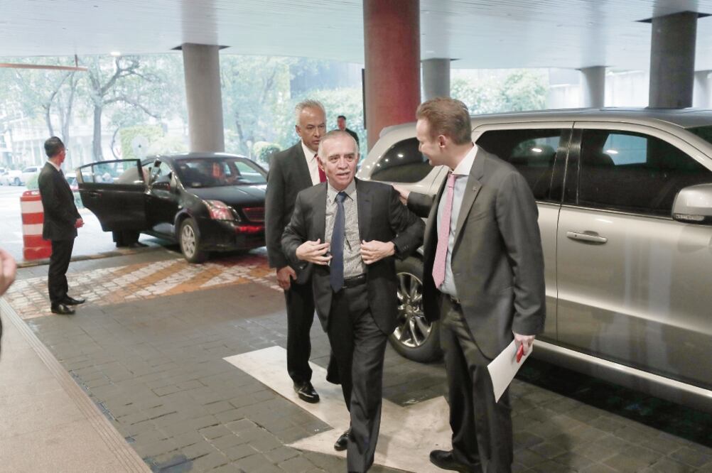 Gobierno austero.El nuevo gobierno conservará cuatro helicópteros Super Puma para emergencias de la gente más pobre en la Sierra. Foto: ALEJANDRA LEYVA. EL UNIVERSAL