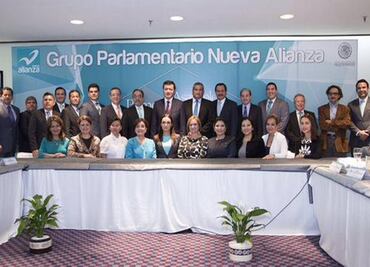 Líderes de Panal dialogan con Osorio Chong