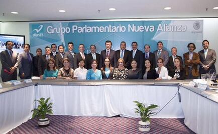 Líderes de Panal dialogan con Osorio Chong