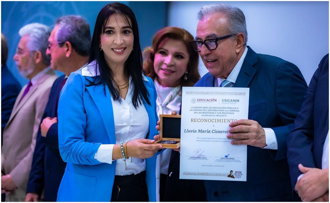 El Gobernador de Sinaloa, Rubén Rocha Moya, durante la entrega de apoyo económico a 140 maestros de educación básica y media superior en Sinaloa (12/12/2024). Foto: Especial
