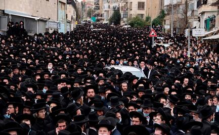 Miles violan confinamiento antiCovid en Israel para asistir a funeral de rabino
