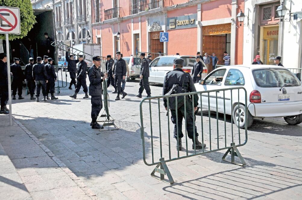 La Oficina de la Presidencia de la República, en coordinación con el Estado Mayor Presidencial, se encarga de la seguridad del Jefe del Ejecutivo federal (ARCHIVO. EL UNIVERSAL)