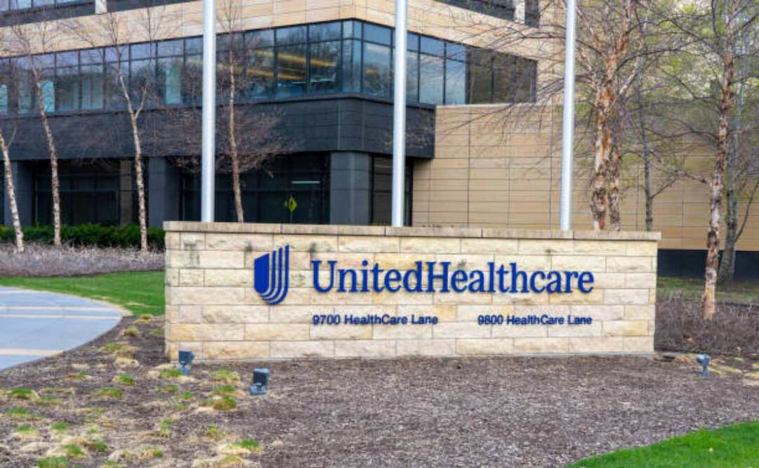 UnitedHealth ha estado en el punto de mira los últimos meses por varias razones, siendo la más sonada el asesinato del director ejecutivo de su subsidiaria, UnitedHealthcare, en Nueva York. Foto: iStock