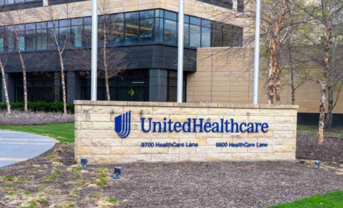 UnitedHealth ha estado en el punto de mira los últimos meses por varias razones, siendo la más sonada el asesinato del director ejecutivo de su subsidiaria, UnitedHealthcare, en Nueva York. Foto: iStock