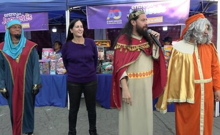 Los Reyes Magos llegan a Álvaro Obregón; entregan juguetes a miles de niños