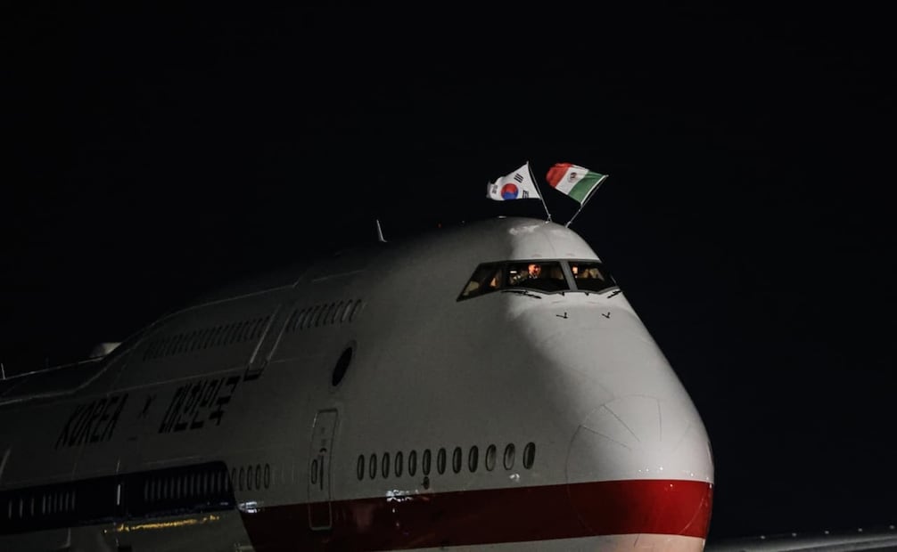 Llegada del presidente de Corea, Lee Jae Myung, junto a la primera dama Kim Hye-kyung, al Aeropuerto Internacional Felipe Angeles (AIFA) el 23 de septiembre de 2026. Foto: Gabriel Pano / EL UNIVERSAL