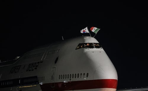 Llegada del presidente de Corea, Lee Jae-Myung, junto a la primera dama Kim Hye-kyung, al Aeropuerto Internacional Felipe Angeles  (AIFA) el 23 de septiembre de 2026. Foto: Gabriel Pano / EL UNIVERSAL