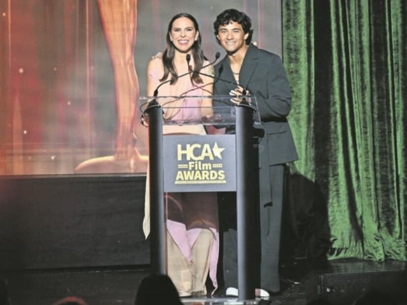 Tenoch rinde honor a Angela Bassett