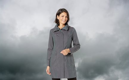 La mejor chamarra impermeable que cabe en una cosmetiquera y te salva con estilo de las lluvias sorpresa en CDMX