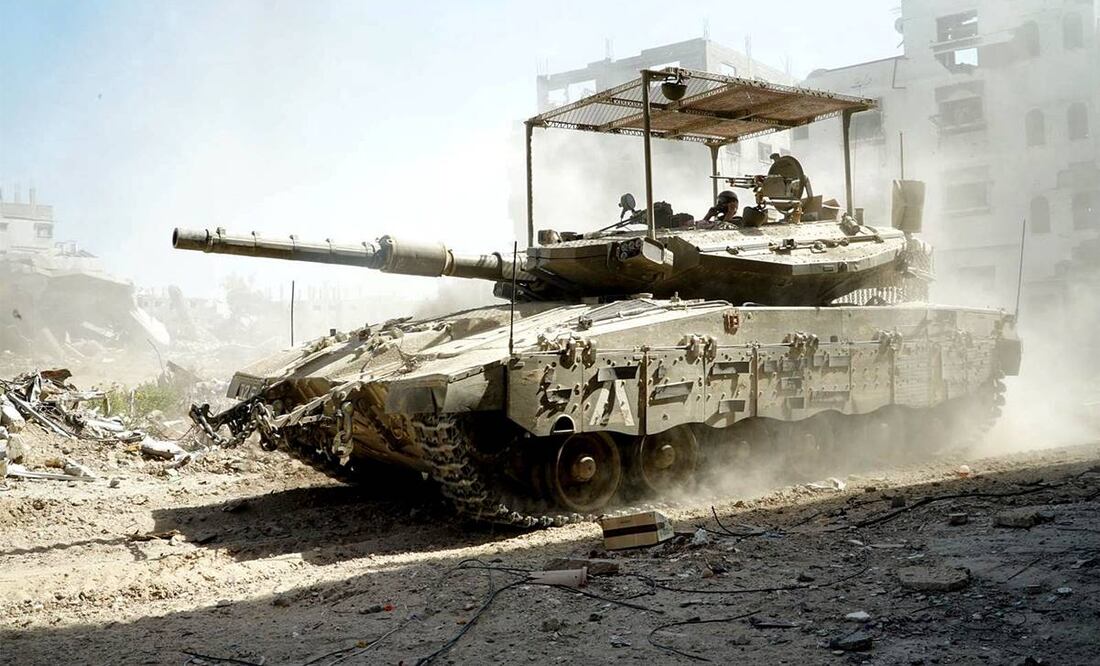 Tanque de batalla principal del ejército israelí moviéndose durante las operaciones en la Franja de Gaza. Imagen ilustrativa. Foto: EFE