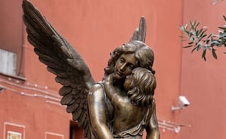 Roban esculturas de bronce en Parroquia de San Cosme
