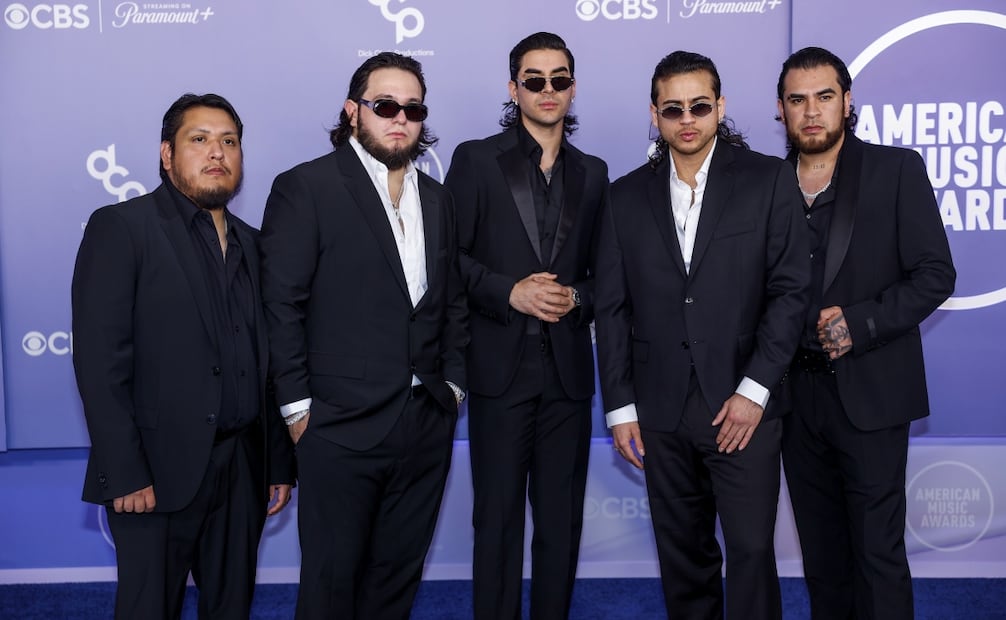 Samuel Jaimez, Khrystian Ramos, Moisés López, Jesús Ortiz Paz y José García, integrantes de Fuerza Regida. Foto: EFE.