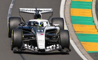 Checo Pérez vive un primer día complicado en el GP de Australia 2026