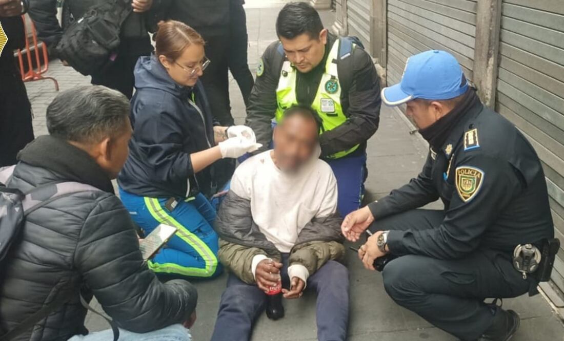 Muando el ciudadano estaba en calma, agradeció el apoyo brindado por los policías y se retiró del sitio por sus propios medios. Foto: Secretaría de Seguridad Ciudadana