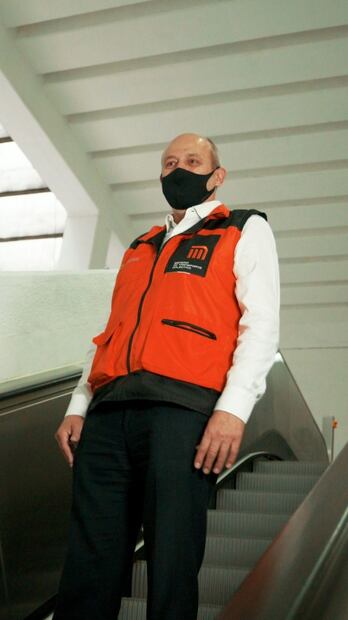 Inauguran dos escaleras eléctricas en Tacubaya de la Línea 9