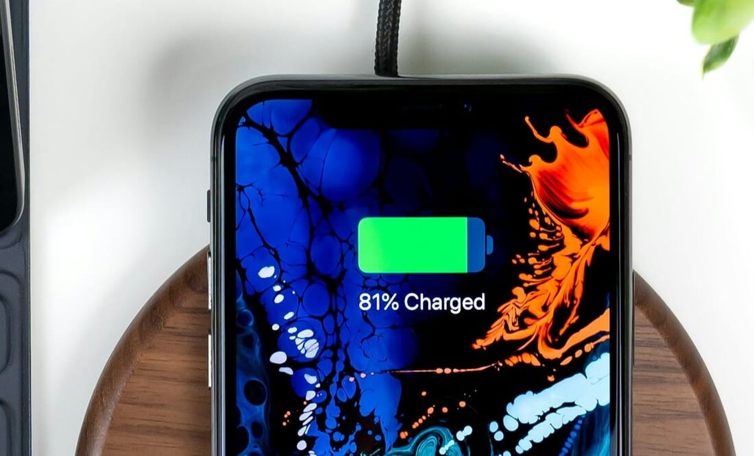 Esto dicen los expertos sobre cargar la batería del celular varias veces y no cuidar su vida útil. Foto: Unsplash