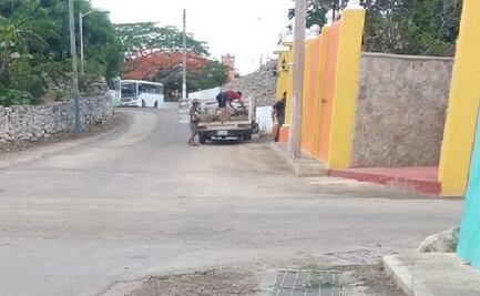 A plena luz del día, roban piedras labradas en Dzilam González, Yucatán