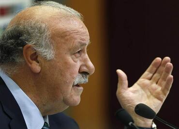 Vicente del Bosque defiende a Ancelotti; elogia a Benítez