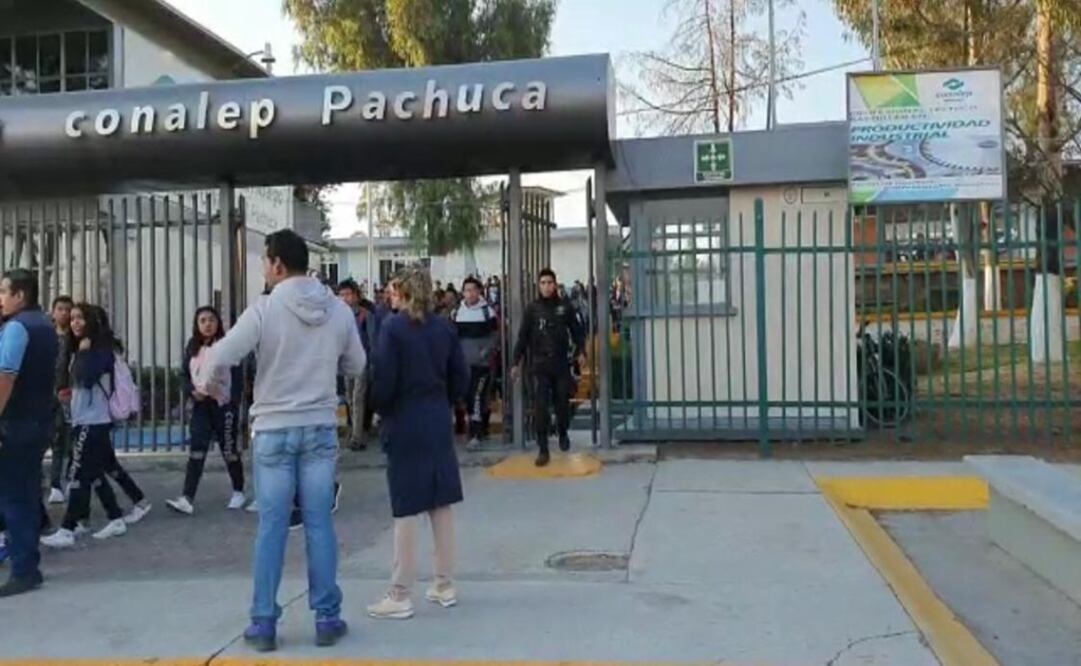 Al lugar acudieron policías municipales, estatales y militares, además de personal de Pemex. Foto: Especial