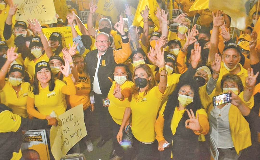 En Tultitlán, Omar Ortega Álvarez, candidato a diputado por el Distrito 38, estuvo acompañado por cerca de 2 mil militantes. Destacó que el PRD está más vivo que nunca. Fotos: ESPECIAL