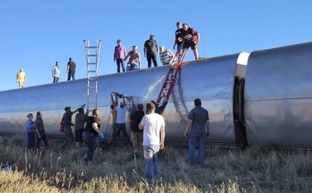 Descarrila tren en Montana, Estados Unidos; reportan al menos tres muertos y 50 heridos