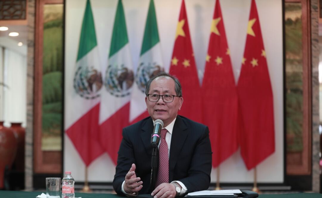 Xiaoqi dijo que México tiene un superávit con China, y a pesar de ello existen mayores oportunidades y beneficios de intensificar el comercio (Foto: Alejandra Leyva / EL UNIVERSAL)