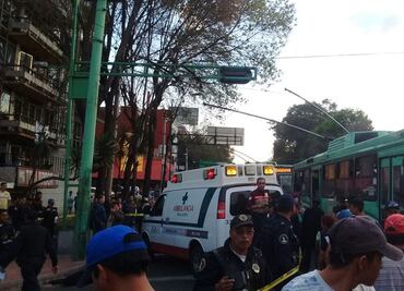 Atropellan a presuntos asaltantes en Eje Central