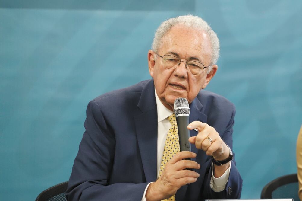 Excluyen teoría. Javier Jiménez Espriú descartó que el accidente que sufrieron Erika Alonso y su esposo haya sido un atentado. Foto/ARCHIVO EL UNIVERSAL