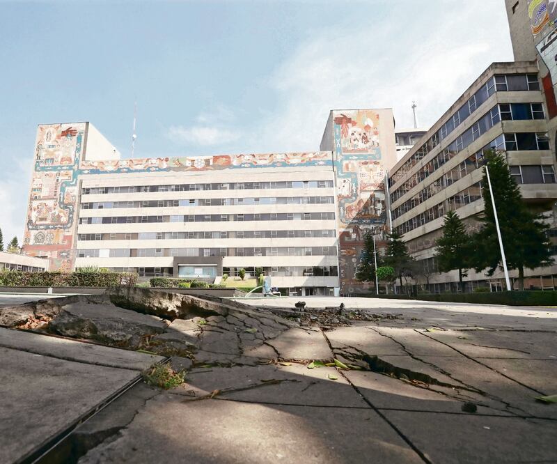 El Centro SCOP fue ejecutado entre 1953 y 1955; originalmente iba a ser un hospital del IMSS, indica la SICT. Foto: Archivo EL UNIVERSAL