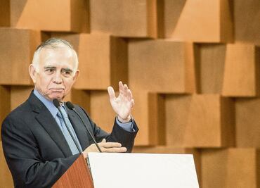 Reconoce Romo errores en el inicio del gobierno federal