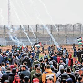 Miles exigen fin al bloqueo en Gaza; mueren 3