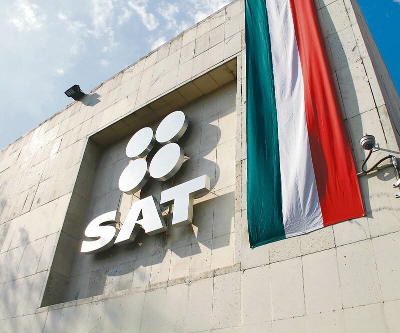 De acuerdo con el SAT, la recaudación de impuestos acumula un excedente de mil 800 millones de pesos respecto a lo programado. Foto: Archivo El Universal  