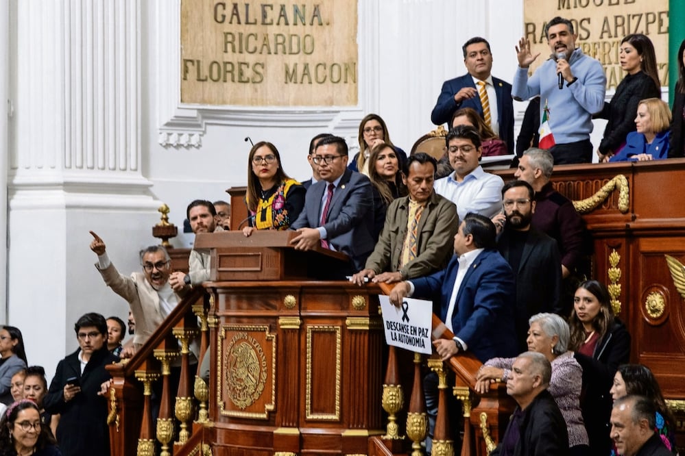 El pasado 15 de diciembre, los diputados de Morena y aliados aprobaron la extinción del Info-CDMX, tras un zafarrancho con el PAN. ARCHIVO EL UNIVERSAL